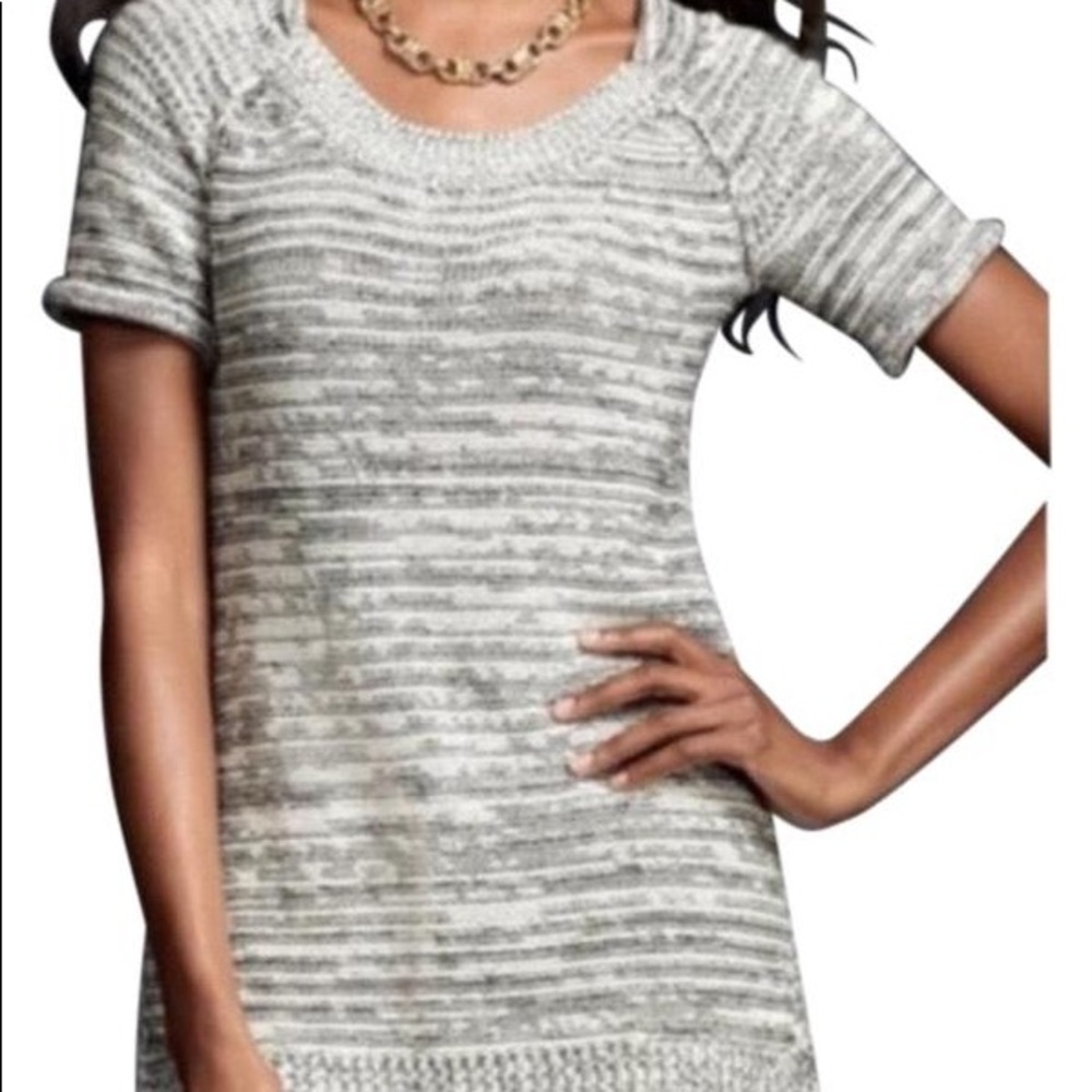 ⭐️ Cabi ivory black knit tunic XS G3